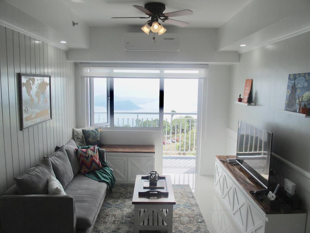 Cozy Family Suite With Stunning View Of Taal Tagaytay City Exterior photo