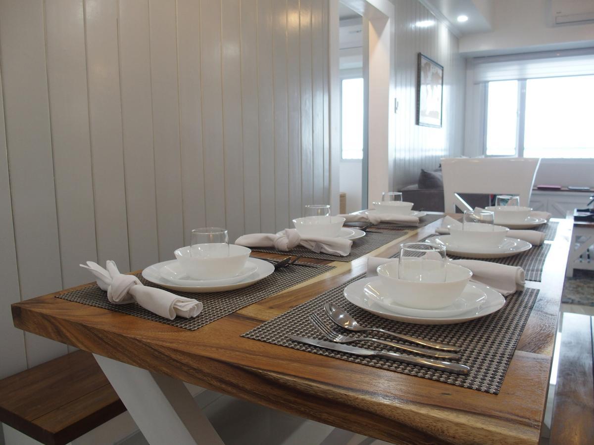 Cozy Family Suite With Stunning View Of Taal Tagaytay City Exterior photo
